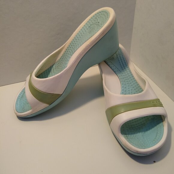 Crocs Sassari Wedge Sandals Women's size 9 White light blue Open Toe Wedge Heels - Picture 1 of 8